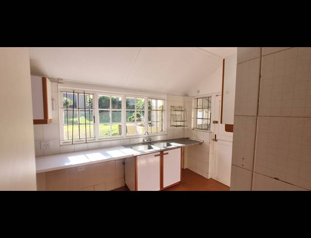 5 BEDROOM HOUSE TO LET IN GLENWOOD
